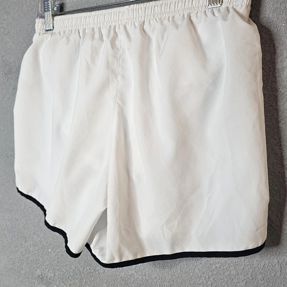 Nike Dri-FIT Running Shorts XL‎ White Black Trim Athletic Quick Dry Womens Gym